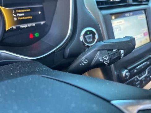 Used 2017 Ford Fusion SE w/ Equipment Group 601A image 14