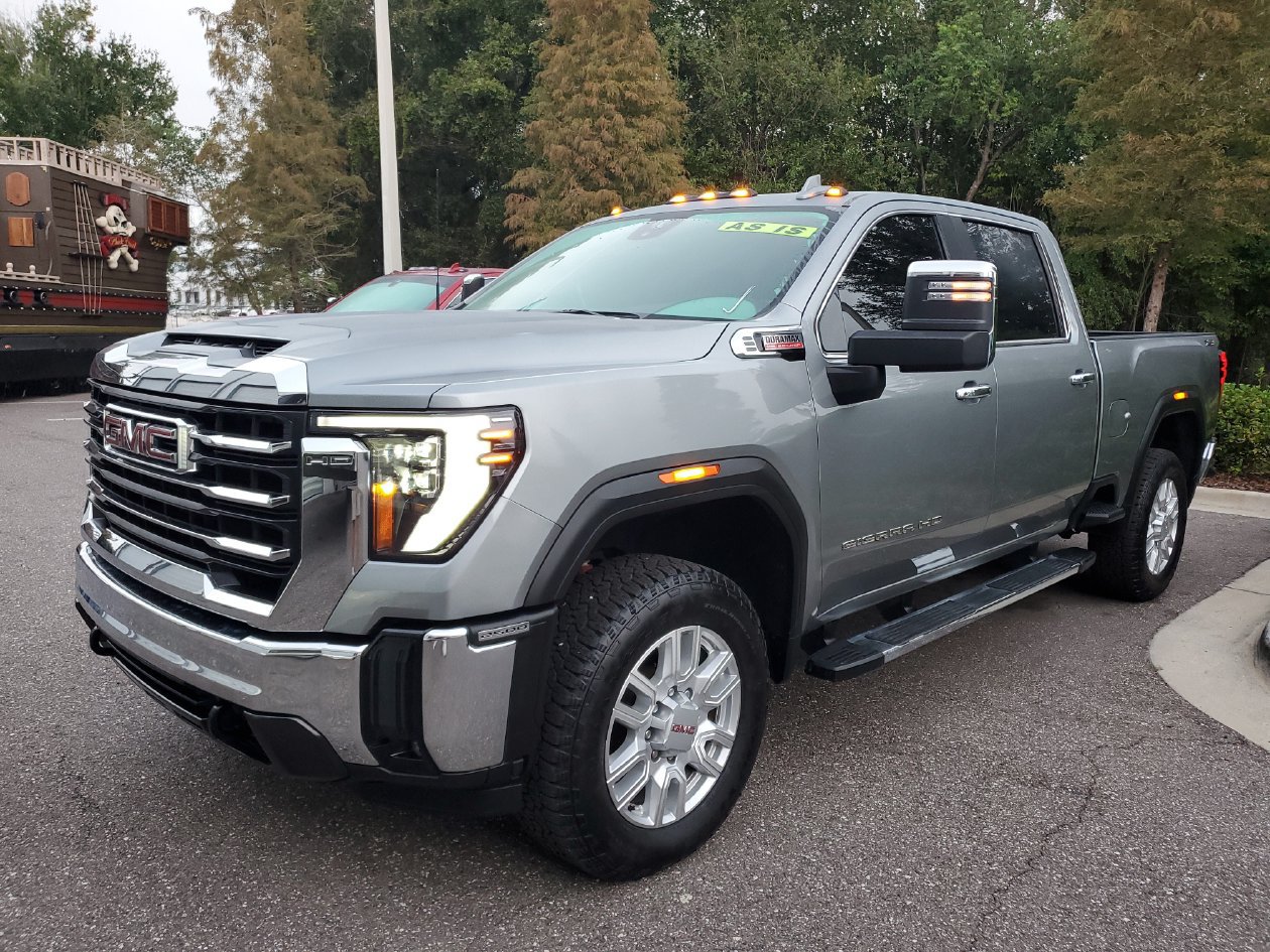 Used 2024 GMC Sierra 2500 SLT AWD/4WD image 2