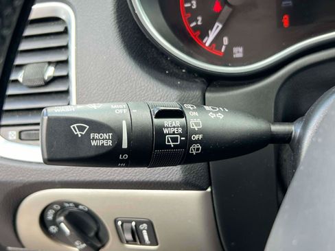 Used 2020 Dodge Durango SXT w/ 3rd Row Seating Group RWD image 23