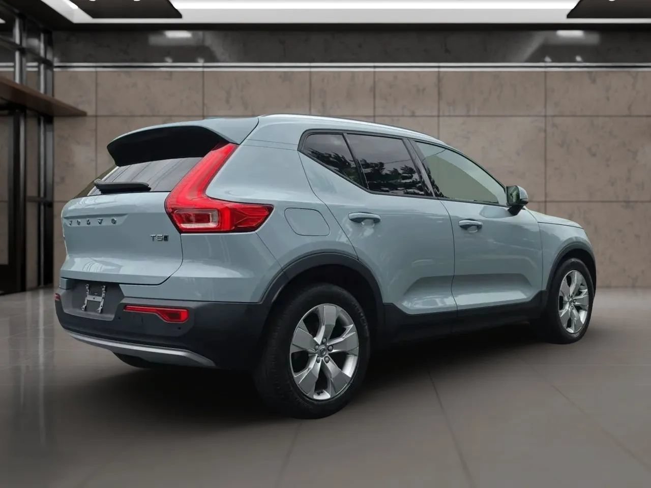Used 2019 Volvo XC40 T5 Momentum AWD/4WD image 4