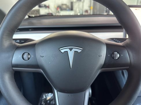 Used 2022 Tesla Model Y Performance AWD/4WD image 11