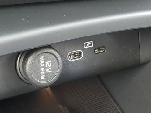 New 2026 Volvo XC40 B5 Plus w/ Protection Package Premier image 30