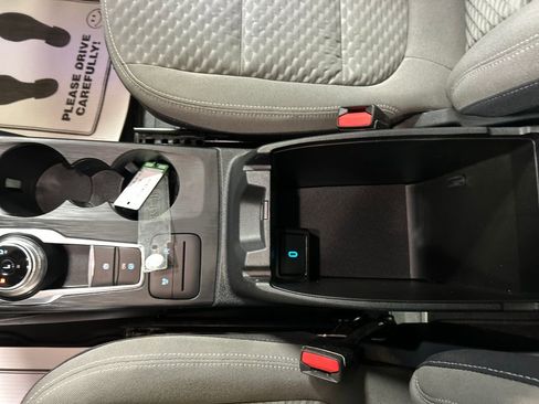 Used 2020 Ford Escape SE image 19