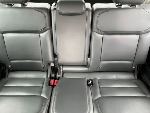 Used 2025 Ford Expedition Active AWD/4WD image 18