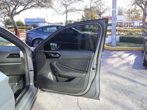Used 2019 Volkswagen Jetta GLI FWD image 21