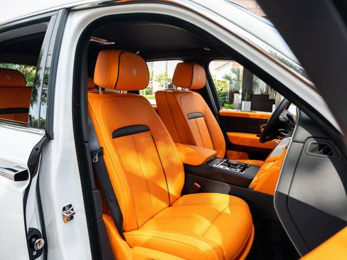 Used 2025 Rolls-Royce Cullinan image 26