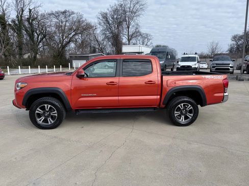 Used 2017 Toyota Tacoma TRD Off-Road w/ Tow Package (A/T) AWD/4WD image 34