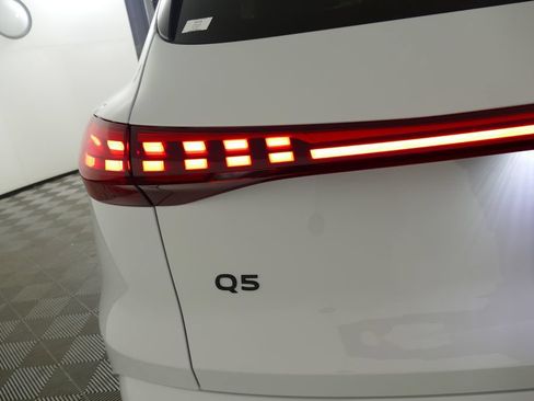 Certified 2025 Audi Q5 Premium Plus w/ Premium Plus AWD/4WD image 30