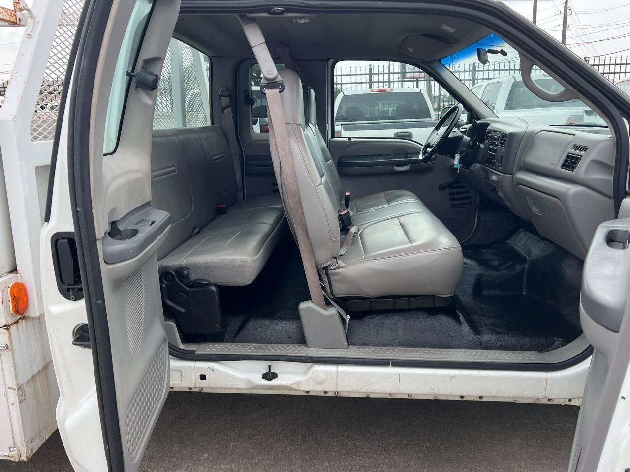 Used 2001 Ford F350 XL RWD image 72