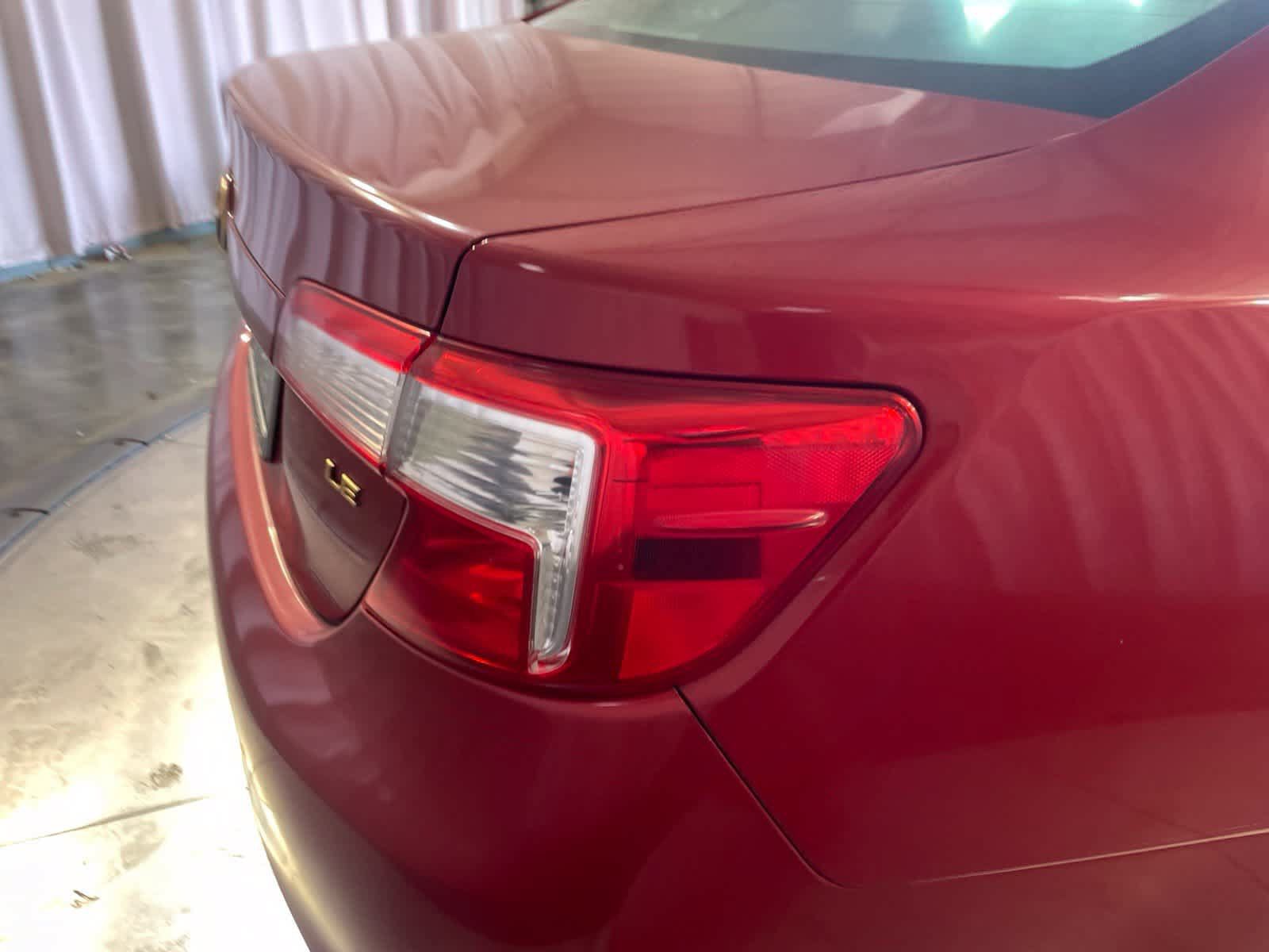 Used 2012 Toyota Camry LE FWD image 17