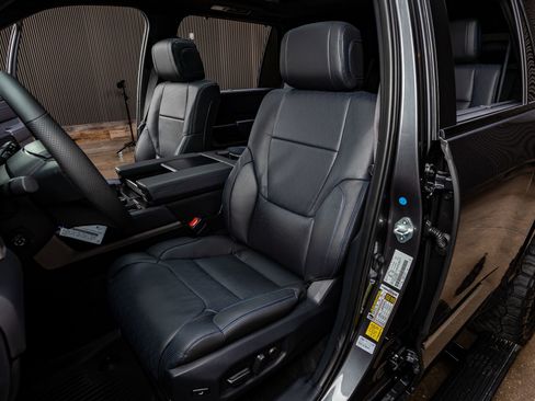 Used 2026 Toyota Sequoia Platinum image 29