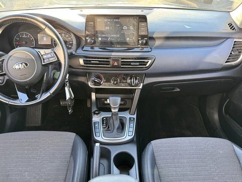 Used 2021 Kia Seltos S image 11