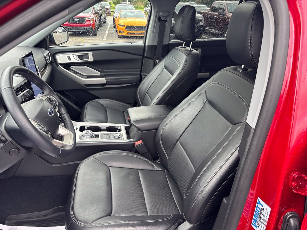 Used 2024 Ford Explorer Limited w/ Limited Technology Package AWD/4WD image 25