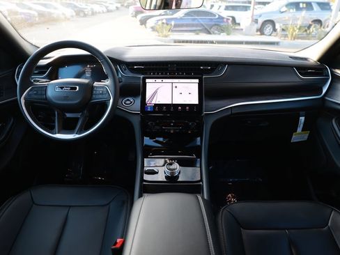 New 2025 Jeep Grand Cherokee Limited image 20