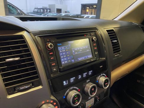 Used 2014 Toyota Sequoia Platinum AWD/4WD image 27