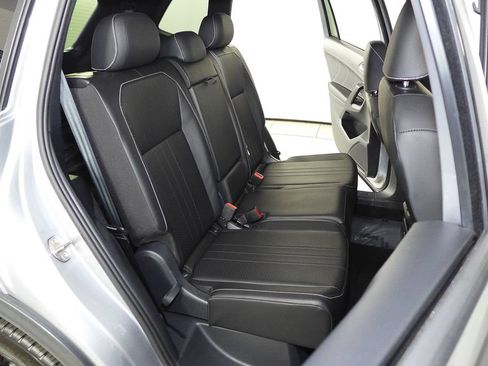 Certified 2023 Volkswagen Tiguan SE R-Line FWD image 20