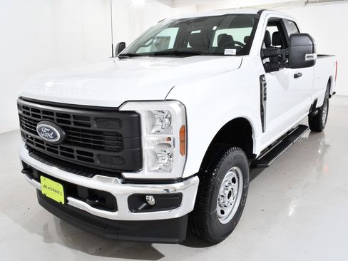 New 2026 Ford F350 XLT w/ FX4 Off-Road Package image 2
