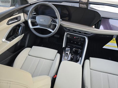 New 2025 Audi Q5 Prestige image 36