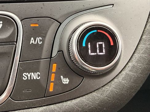 Used 2020 Chevrolet Malibu LT FWD image 24