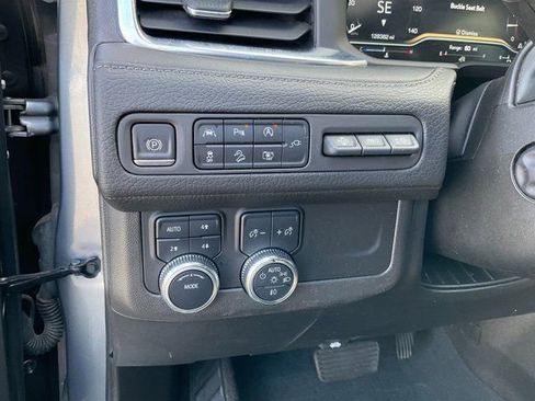 Used 2022 GMC Yukon XL Denali image 10