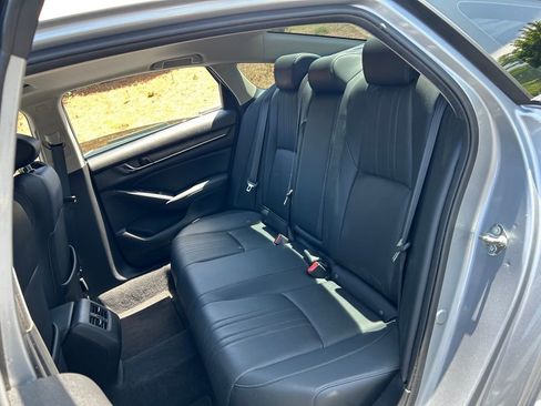 Used 2018 Honda Accord Touring image 38