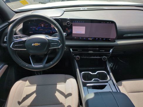Certified 2024 Chevrolet Traverse LT FWD image 28