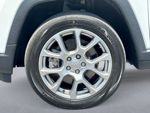 Used 2023 Jeep Compass Latitude AWD/4WD image 18
