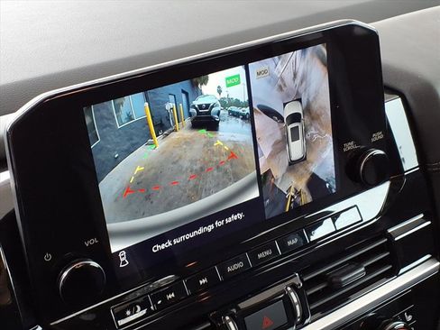 Certified 2025 Nissan Pathfinder Platinum image 29