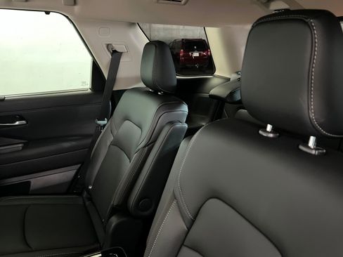 New 2026 Nissan Pathfinder SL image 20