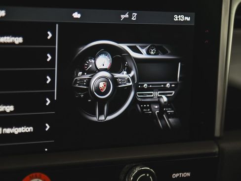Used 2023 Porsche Macan AWD/4WD image 24
