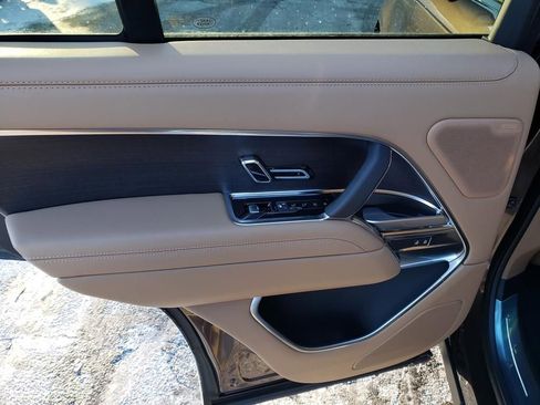 New 2026 Land Rover Range Rover SE image 12