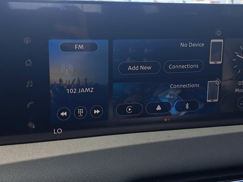 Certified 2025 Nissan Armada SV image 24