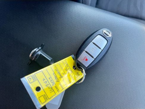 Used 2024 Nissan Frontier SV w/ Technology Package image 31