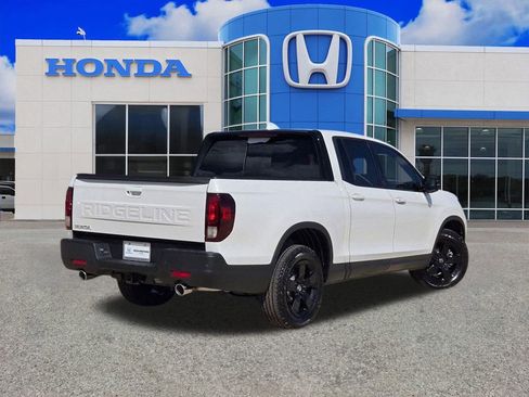 New 2026 Honda Ridgeline Black Edition image 3
