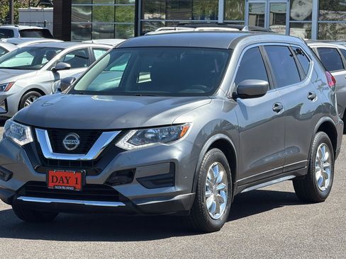 Used 2018 Nissan Rogue S FWD image 10