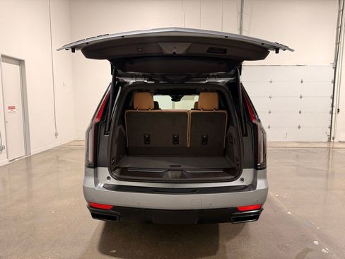 Used 2024 Cadillac Escalade Sport w/ Touring Package image 9