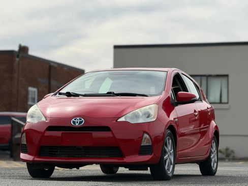 Used 2012 Toyota Prius C Three image 2