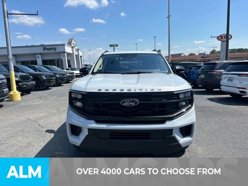 Used 2025 Ford Expedition Max Active AWD/4WD image 3