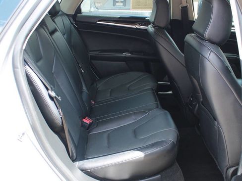 Used 2020 Ford Fusion Titanium AWD/4WD image 19