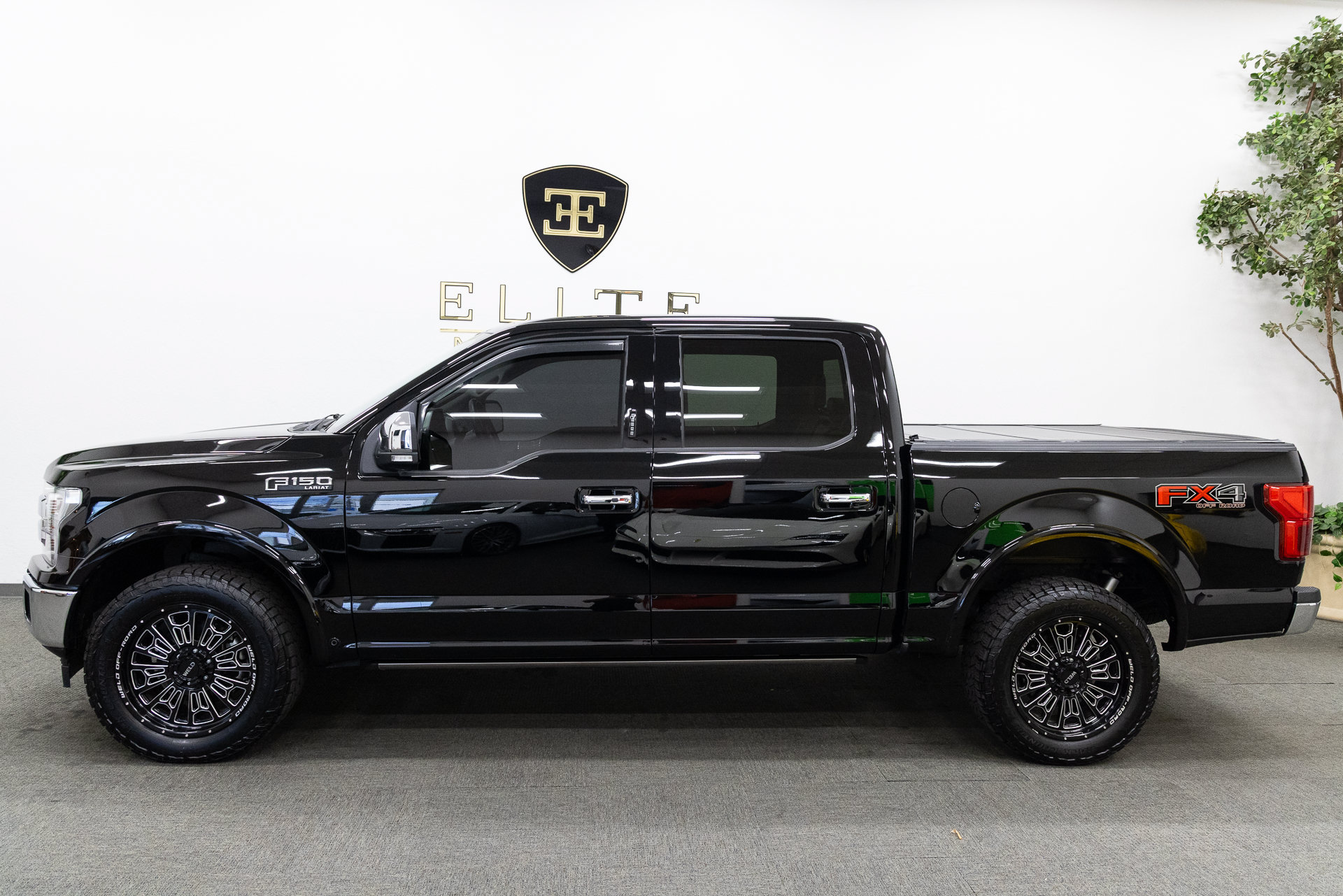 Used 2018 Ford F150 4x4 SuperCrew image 2