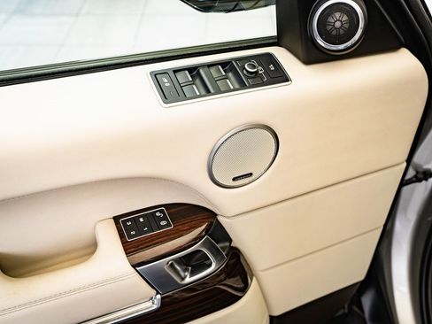 Used 2017 Land Rover Range Rover Supercharged image 24