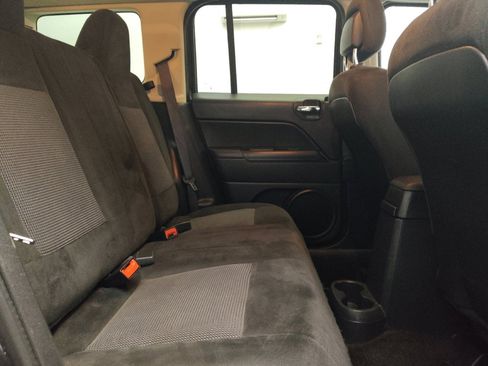 Used 2016 Jeep Patriot Sport w/ Power Value Group image 19