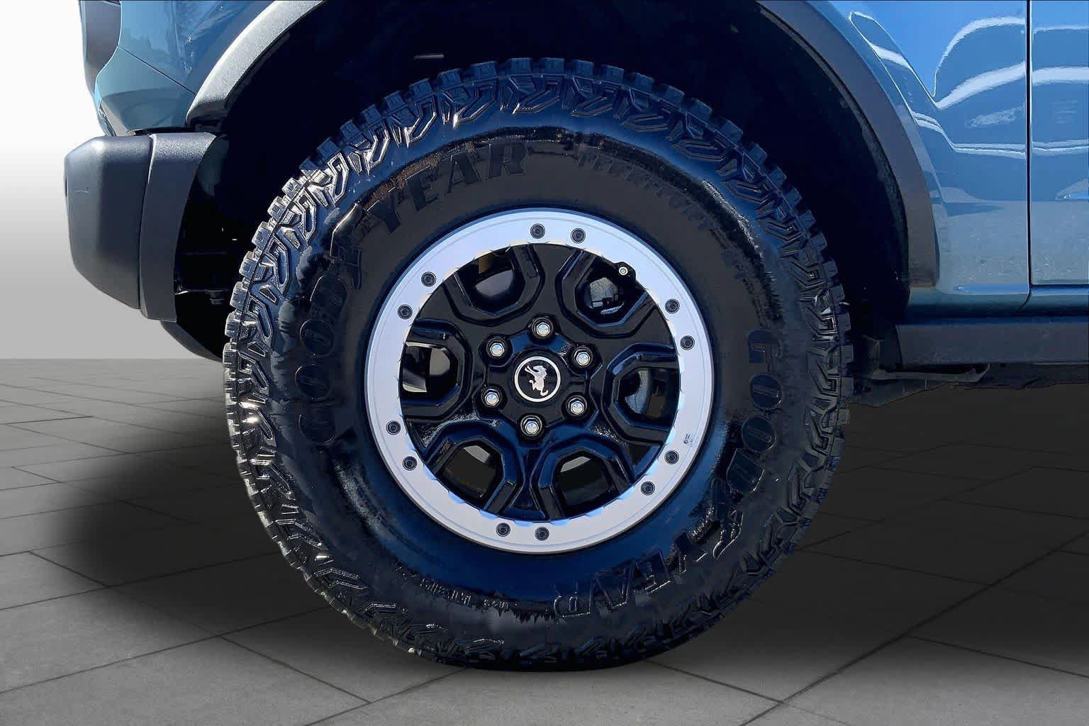 Used 2023 Ford Bronco Badlands w/ Sasquatch Package AWD/4WD image 11