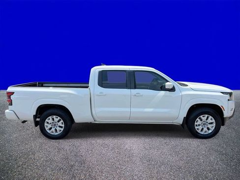 Used 2023 Nissan Frontier SV w/ Technology Package AWD/4WD image 2