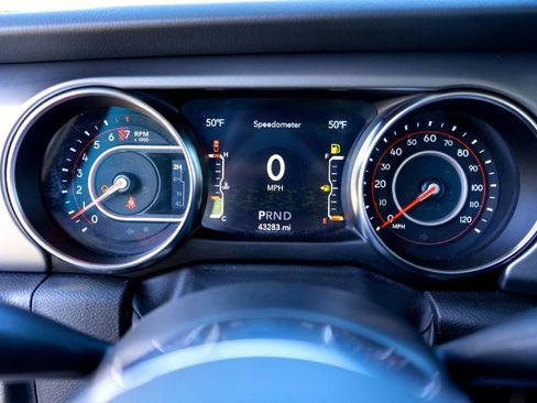 Used 2022 Jeep Gladiator Rubicon w/ Trailer Tow Package image 22