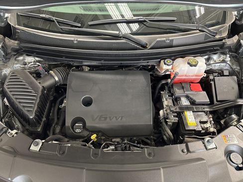 Used 2023 Chevrolet Traverse LT w/ Rear Camera Mirror Package image 42