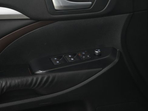 Used 2015 Toyota Highlander XLE AWD/4WD image 23