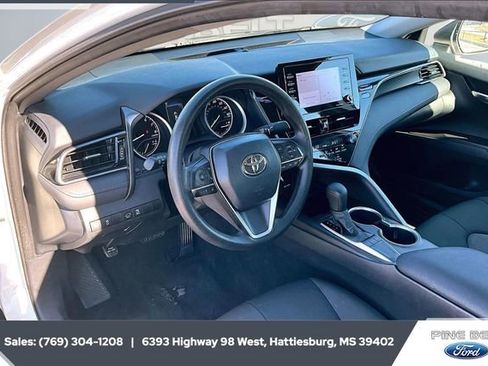 Used 2024 Toyota Camry LE image 12
