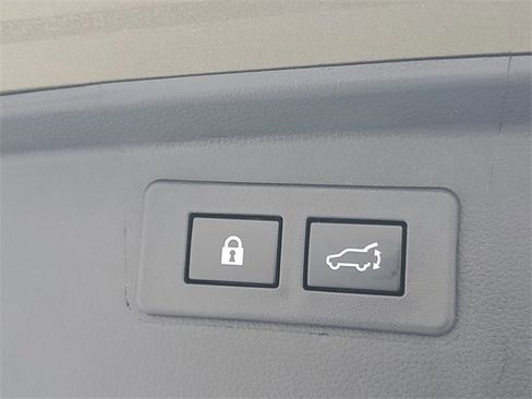 Certified 2025 Subaru Outback Limited image 9