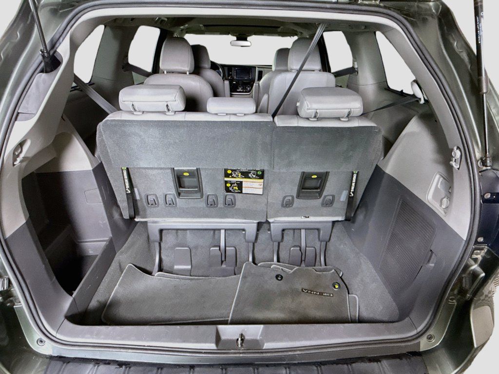 Certified 2020 Toyota Sienna XLE w/ XLE Navigation Package FWD image 31